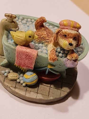 Figurine chien dans - dans, baignoire