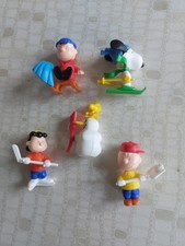  SNOOPY ET Cie  LOT DE 5 FIGURINES KINDER FERRERO 