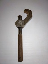 Ancienne clé pince serre tube