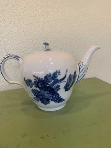 Royal copenhagen blue - royal,