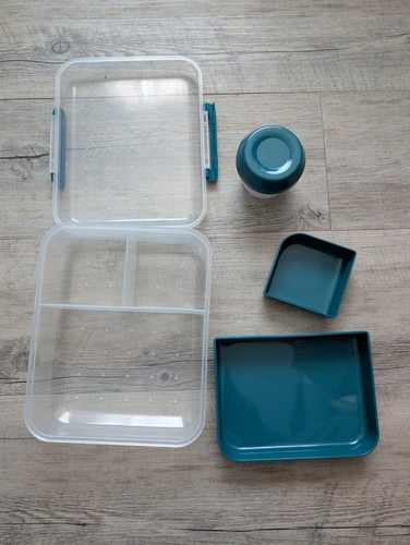Lunch box compartiments - 3,