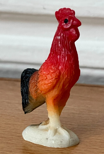 Jolie figurine fève coq rouge - jolie,