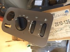 n°z284 commande phare dodge nitro zl701l8ae neuf