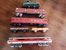 Lot De Divers Wagons et locos