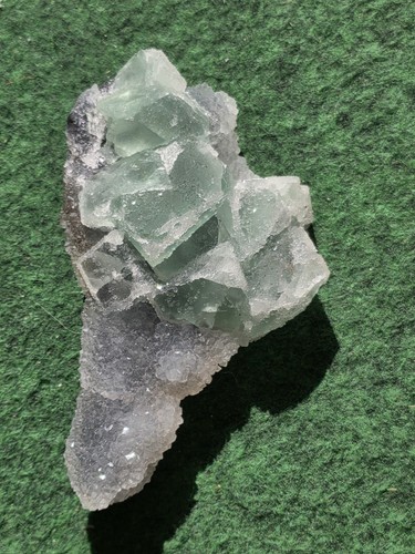 Superbe fluorite sur - superbe,