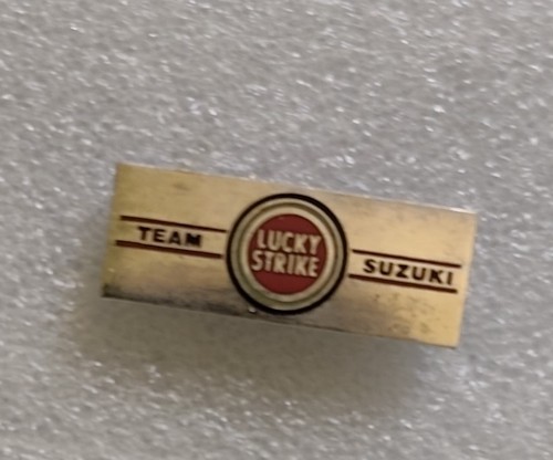 Pin lucky strike cigarettes - pin's,