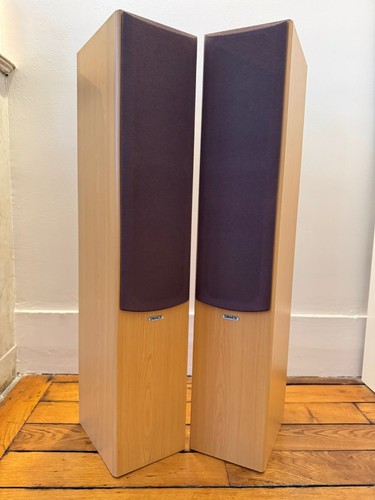 Une paire enceintes tannoy - paire, d'enceintes