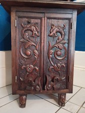 Petit meuble d'angle, type