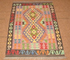 Tapis Kilim Oriental Tissé À