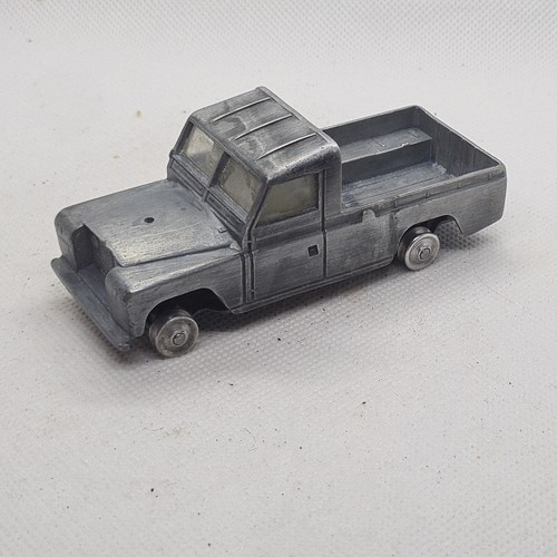Corgi toys land rover 109 - toys,
