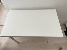 bureau en bois Ikea