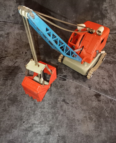 Vintage grue métal - , plastique