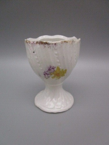 Coquetier ancien porcelaine - en,