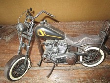 Moto de collection en métal