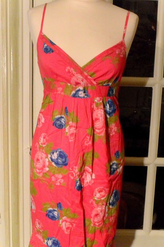 Robe fuschia fleurs bleues - à,