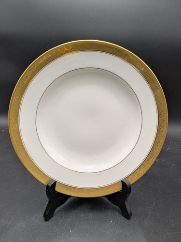 Belle assiette creuse - , doré