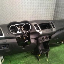 Planche de bord complete PEUGEOT 4007 1 phase 1 BREAK 00008231N1