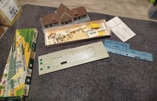MECCANO HORNBY - JOUEF - Set of 2 Miniature Stations for HO Electric Train