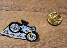 Pin's VELO. BICYCLE.  Racing Bike P24