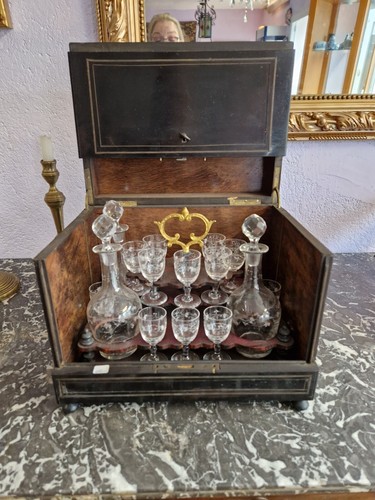 Cave liqueurs - à,