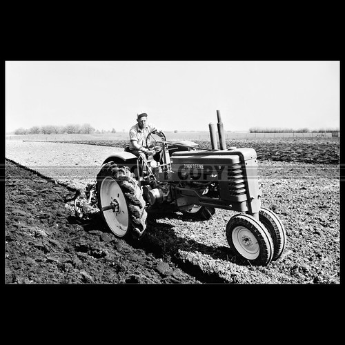 Photo 030801 john deere - photo, a.030801