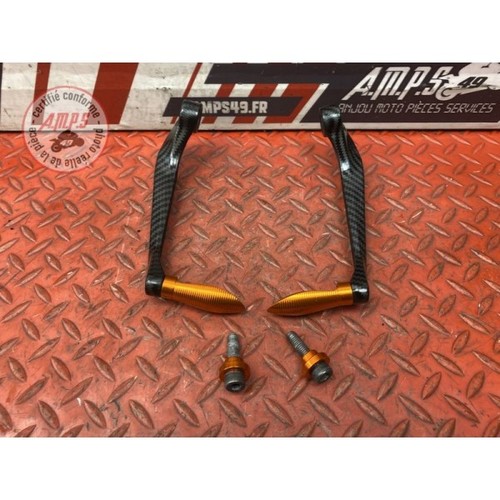 Paire protection de - de,