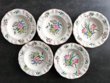 5 assiettes Creuse en faience