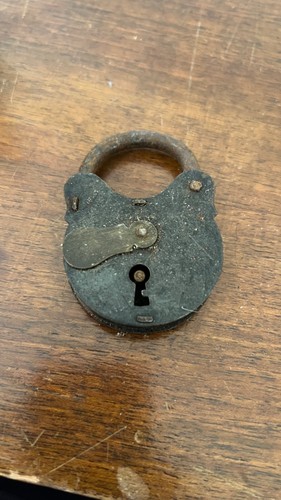Cadenas ancien fer sans - fer,
