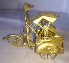 ANCIENNE JOLIE STATUETTE