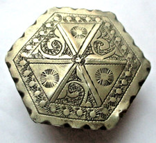 Ancienne Boîte hexagonale argentée  décor orientaliste finement ciselé unique