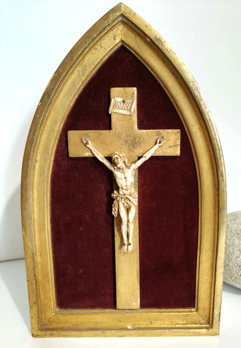 Crucifix mural ancien - , –