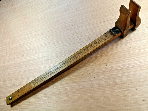 Beau pedimetre pied a - pedimetre,