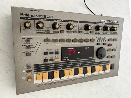 Roland mc303 - roland,