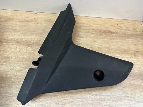 Cache plastique carenage - un,