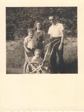 OLD FAMILY PHOTOGRAPH CHILD IN