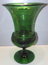 - JOLI GRAND VASE FORME MEDICIS VERRE Soufflé VERT COLLECTION DECO XXe    D