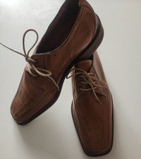 Belles chaussures Italiennes MCKANTY en cuir .NEUVES. Pointure 43 .