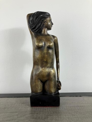 Leo mol sculpture femme - ", "