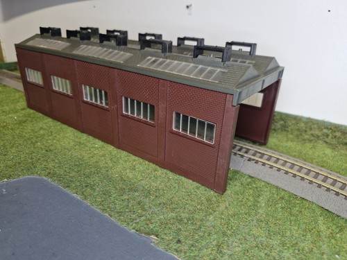 Maquette hangar locomotives - hangar,