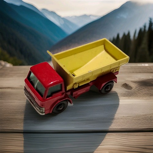 Matchbox grit spreading - grit,