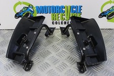 Poignées et panneaux arrière