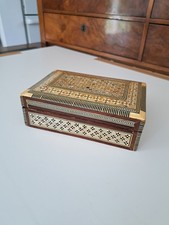 Boîte à bijoux ancienne en