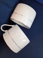 2 GRANDES TASSES PORCELAINE