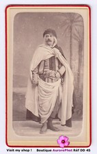 LOUIS VINCENT EN COSTUME