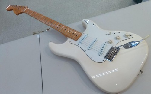 Guitare électrique fender - guitare,