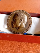 MEDAILLE Bronze  ALBERT BONGO