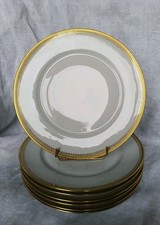 7 assiettes plates en