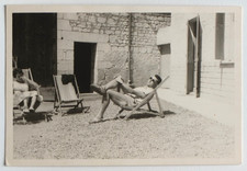 Bronze sieste transat cour homme - Photo vintage snapshot