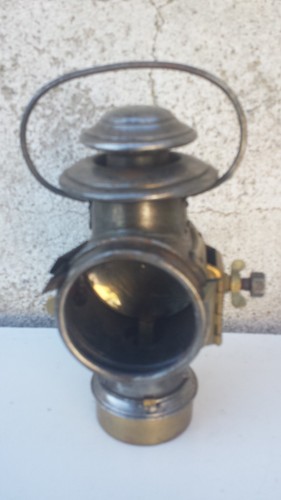 Ancienne lanterne pétrole - ancienne,
