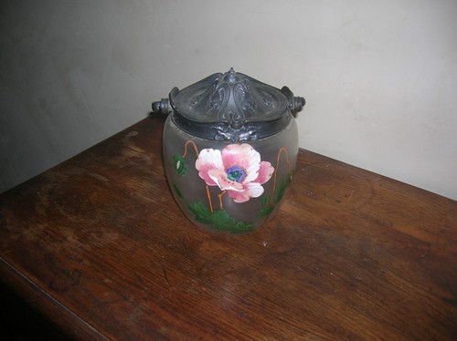 Pot biscuit emaille - pot, a